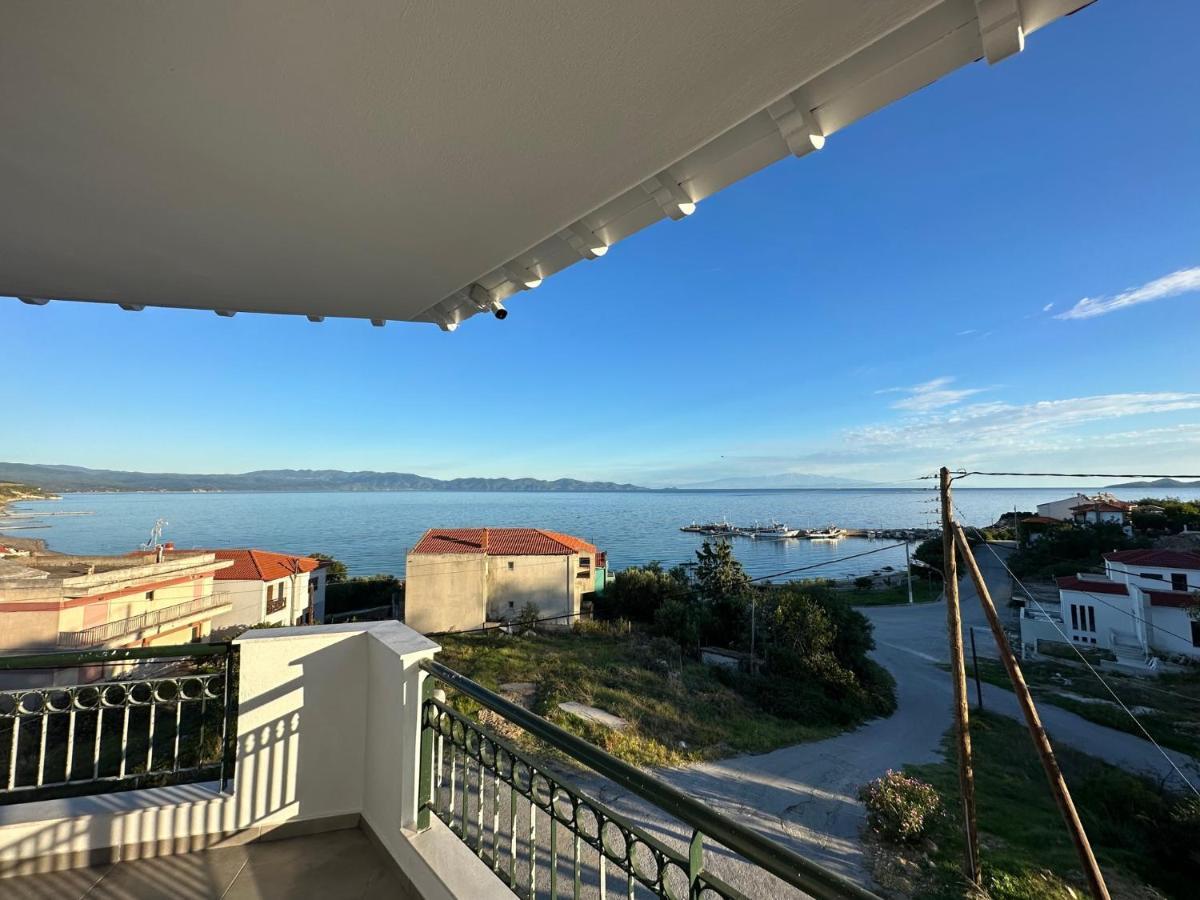 Villa Eleni Greece - Wonderful Sea View Studios Néa Róda Kültér fotó