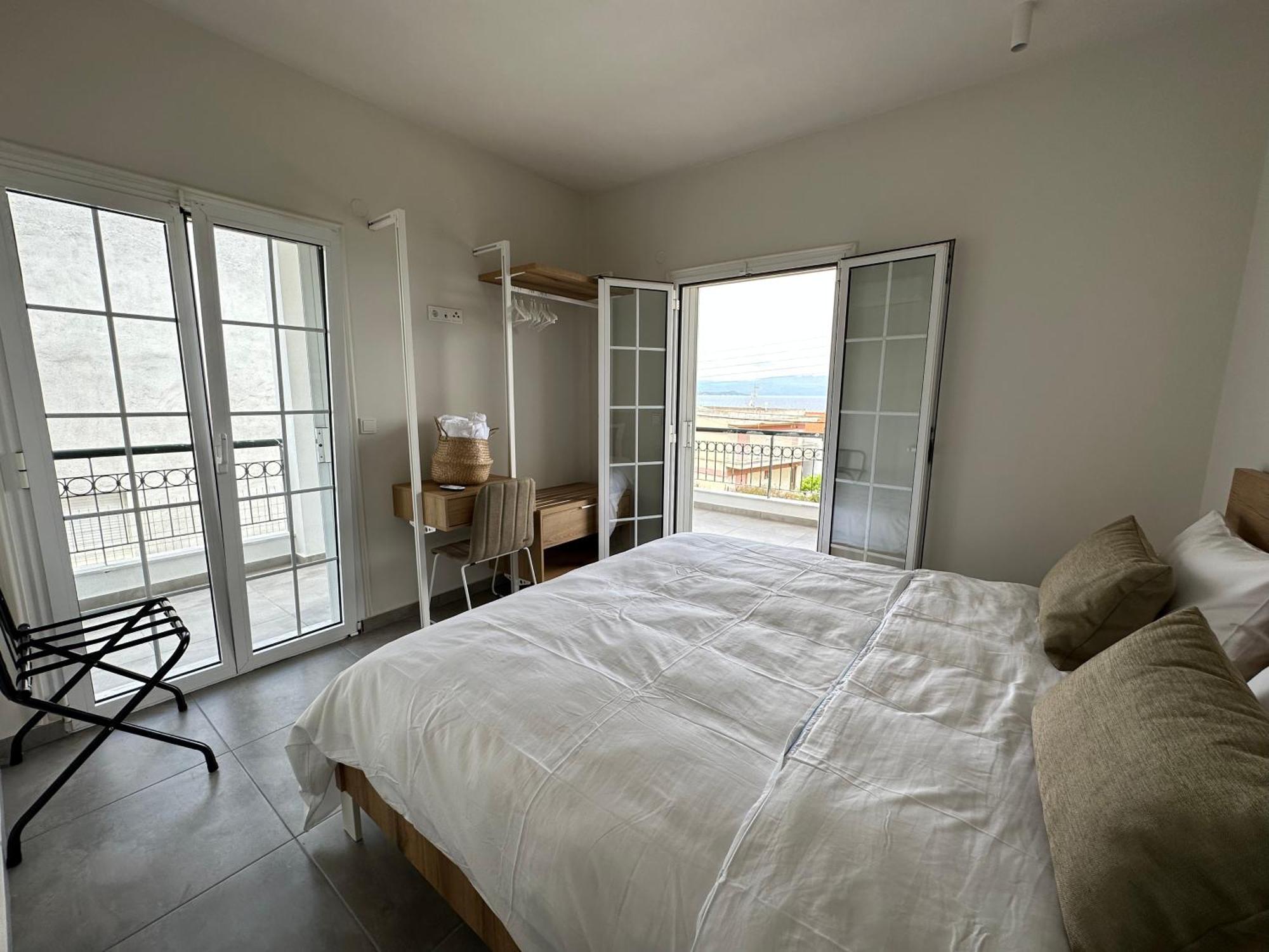 Villa Eleni Greece - Wonderful Sea View Studios Néa Róda Kültér fotó