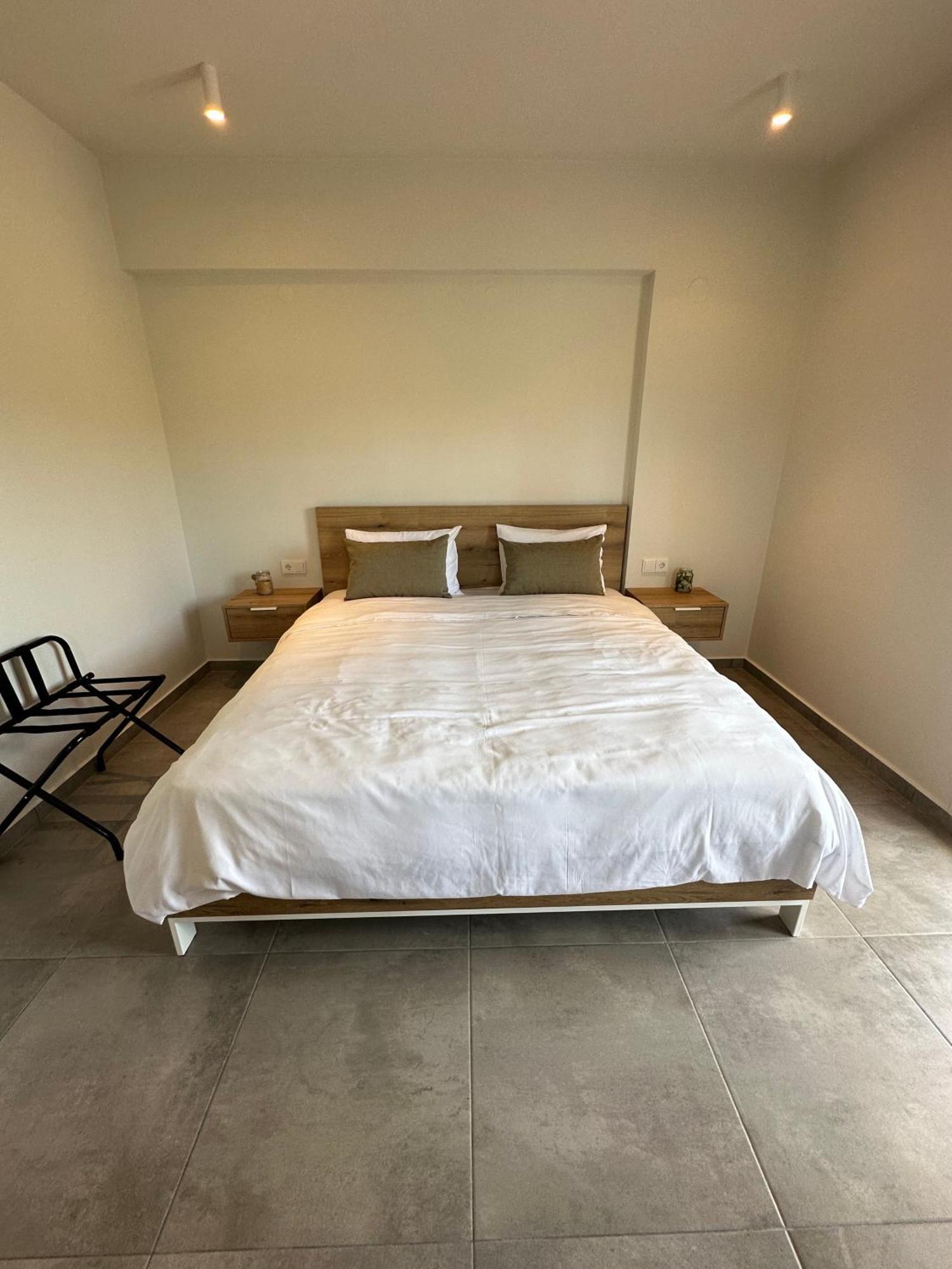 Villa Eleni Greece - Wonderful Sea View Studios Néa Róda Kültér fotó